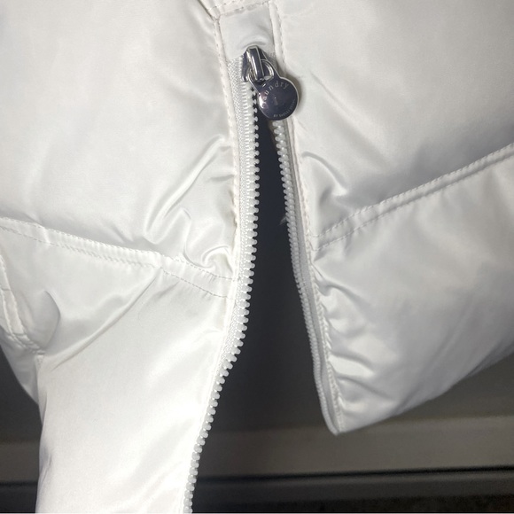 NWOT Laundry by Shelli Segal Faux Fur Collar Down Feather White Puffer Coat In M - Picture 9 of 14